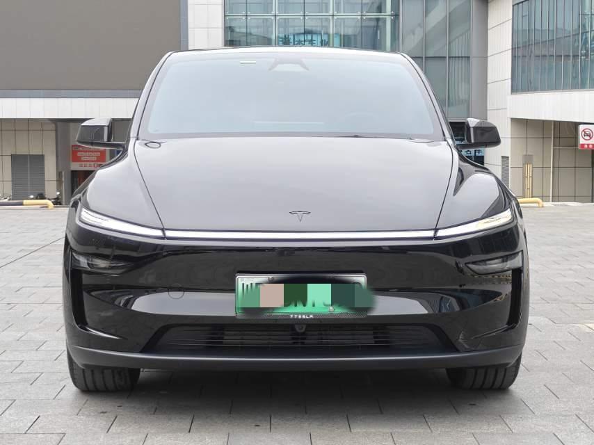 Tesla Model Y 2026 #2 Tesla Model Y 2026 car image #2