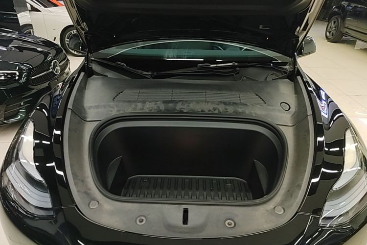 Tesla Model Y 2023 #20 Tesla Model Y 2023 car image #20