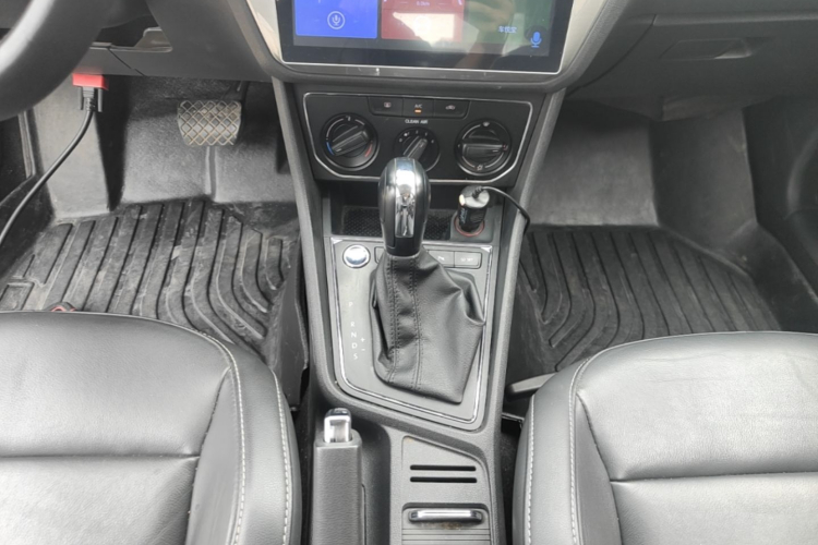 Volkswagen Lavida 2018 car image #14