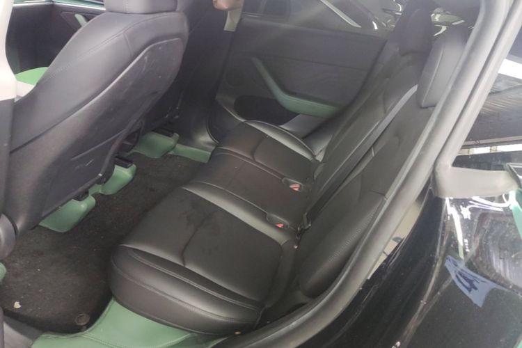 Tesla Model Y 2022 car image #17