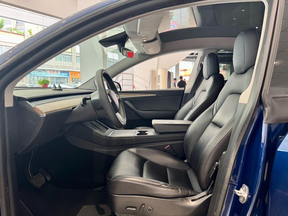 Tesla Model Y 2021 #13 Tesla Model Y 2021 car image #13