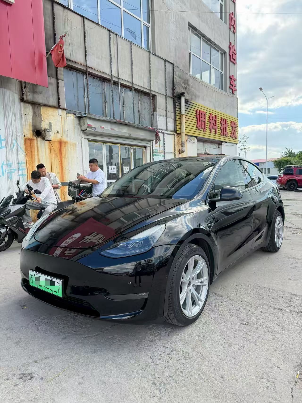 Tesla Model Y 2022 car image 