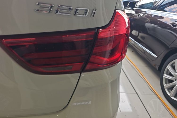 BMW 3 Series GT 2019 #8 BMW 3 Series GT 2019 immagine di auto #8