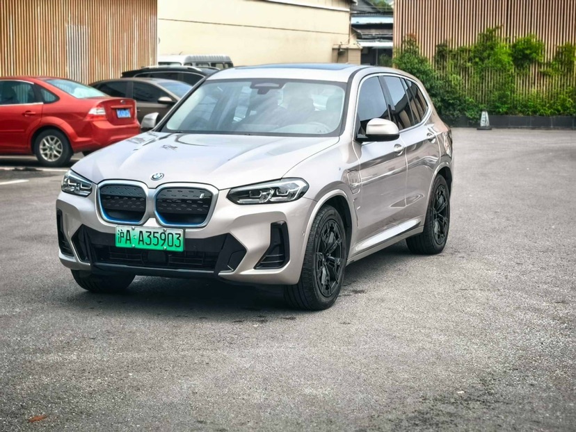 BMW iX3 2021 car image 