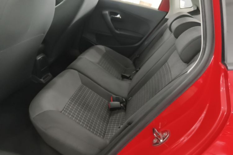 Volkswagen Polo 2015 #17 Volkswagen Polo 2015 car image #17