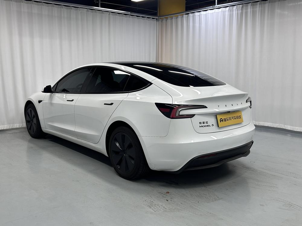 Tesla Model 3 2025 car image #5