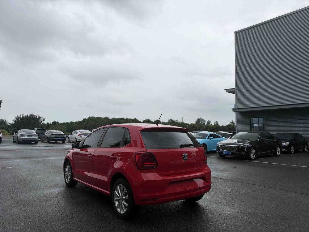 Volkswagen Polo 2016 car image #4
