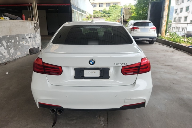 BMW 3 Series 2018 #6 BMW 3 Series 2018 car image #6