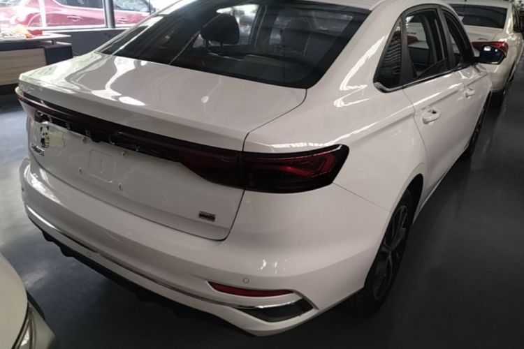 GEELY Emgrand 2021 car image #7
