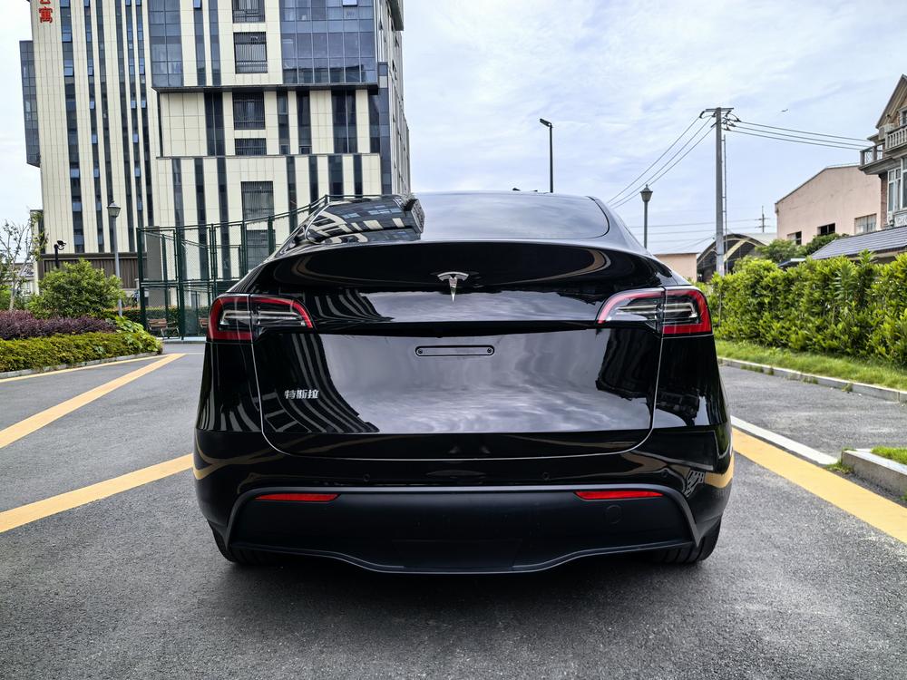 Tesla Model Y 2023 #5 Tesla Model Y 2023 car image #5