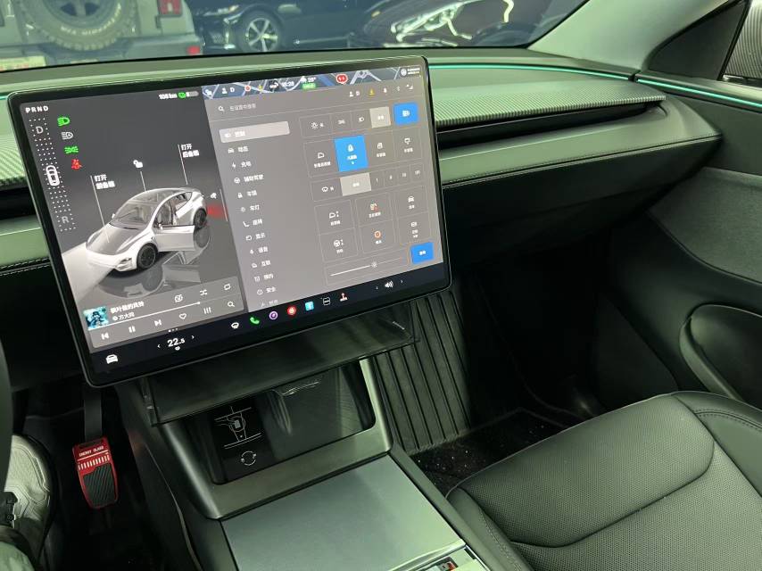 Tesla Model Y 2025 #7 Tesla Model Y 2025 car image #7