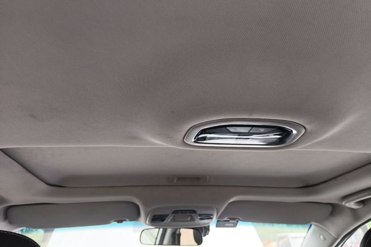 GEELY Emgrand 2019 car image #18