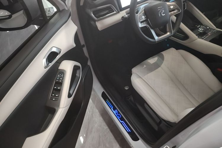 BYD YuanUP 2024 #16 BYD YuanUP 2024 car image #16