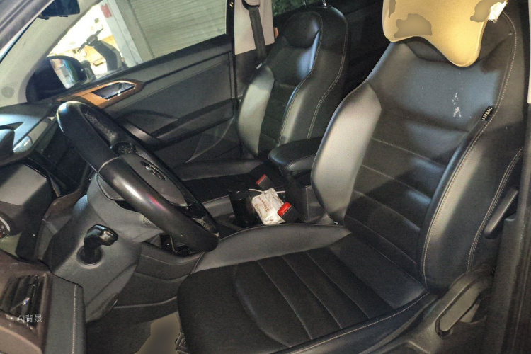 Volkswagen Tharu 2020 car image #17