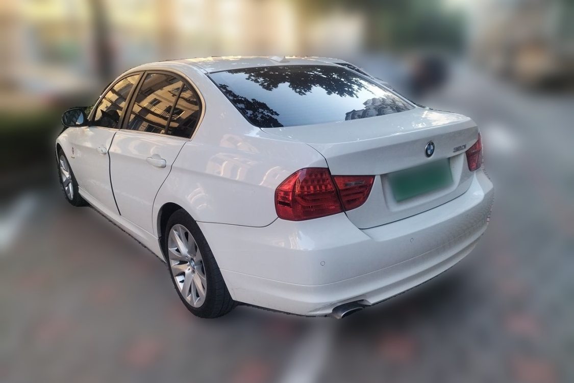 BMW 3 Series 2011 car image #3