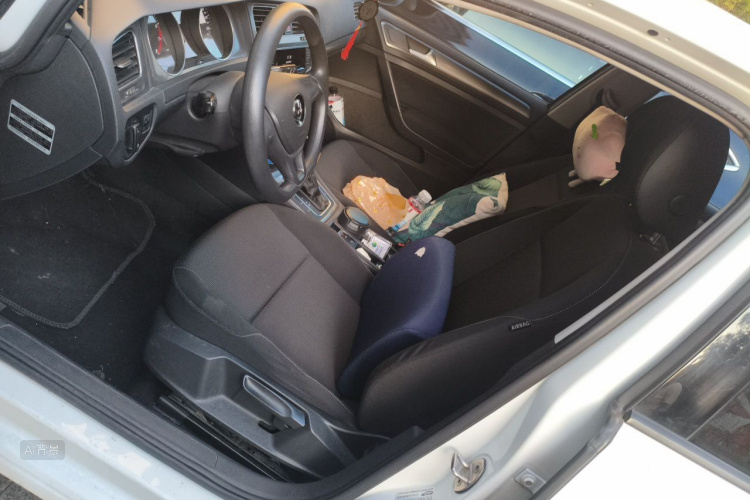 Volkswagen Golf 2015 car image #17