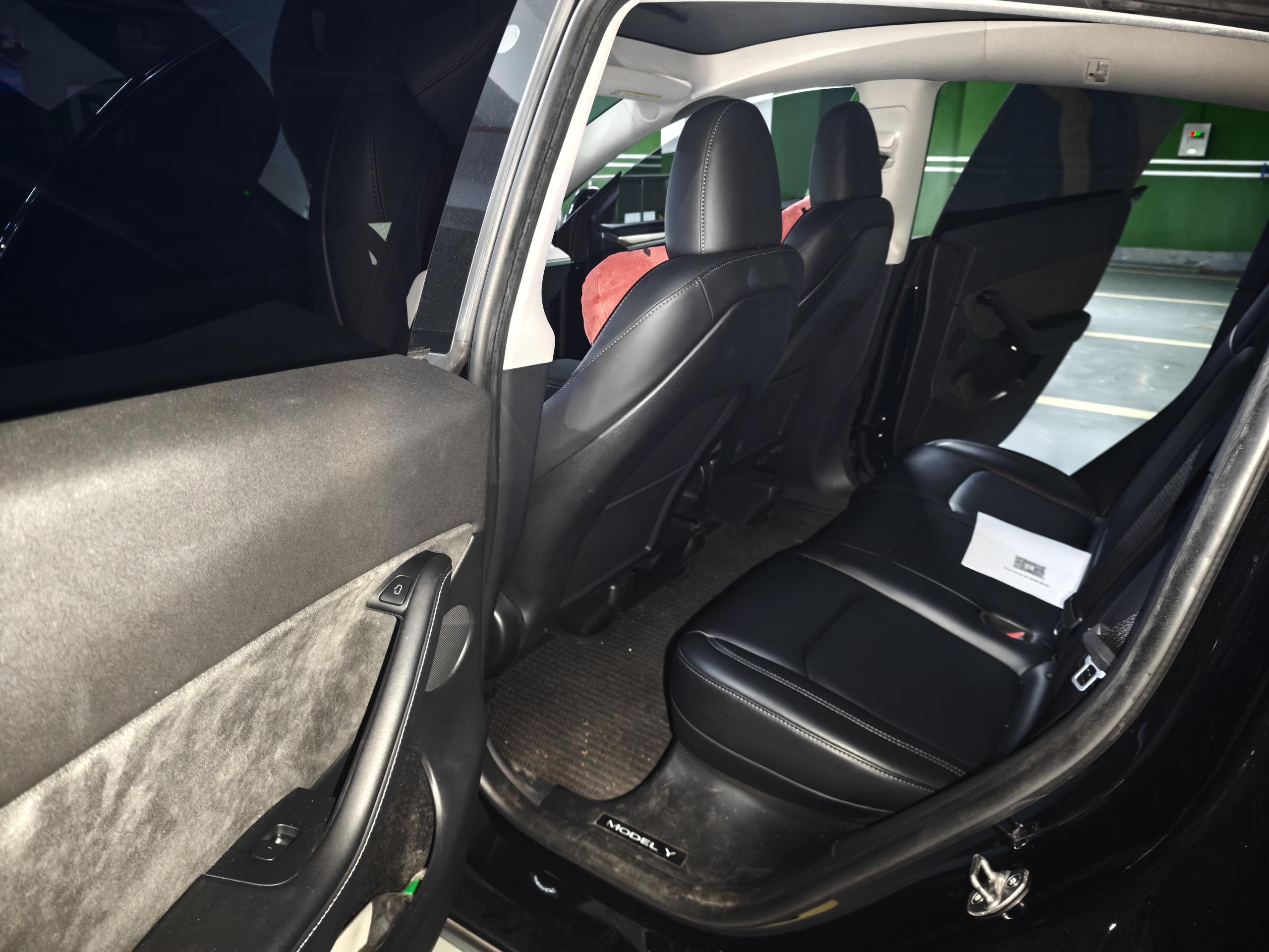 Tesla Model Y 2023 immagine di auto #4