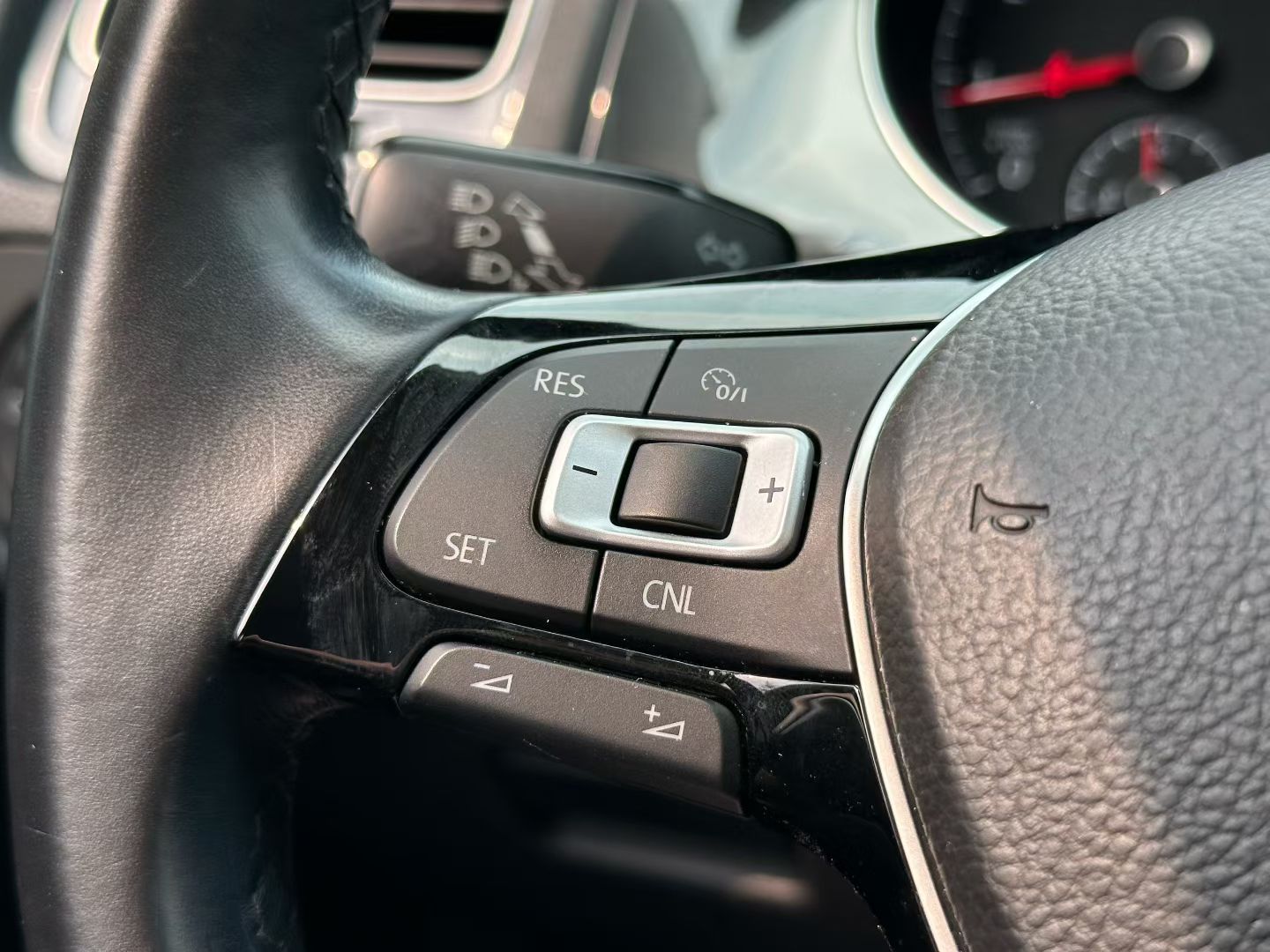 Volkswagen Golf 2018 car image #11