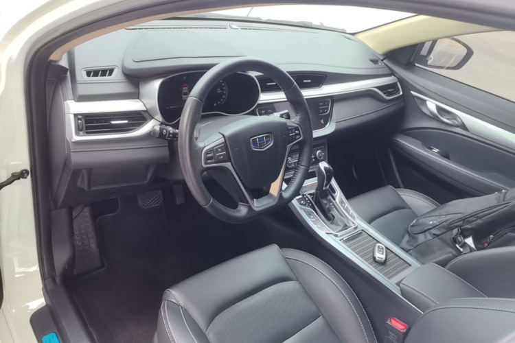 GEELY Emgrand 2019 #10 GEELY Emgrand 2019 car image #10