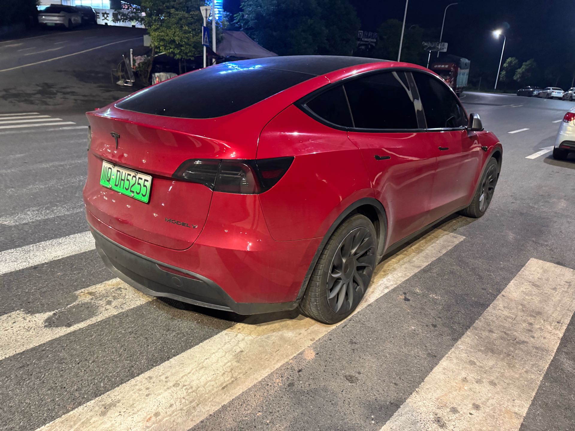 Tesla Model Y 2022 immagine di auto #3