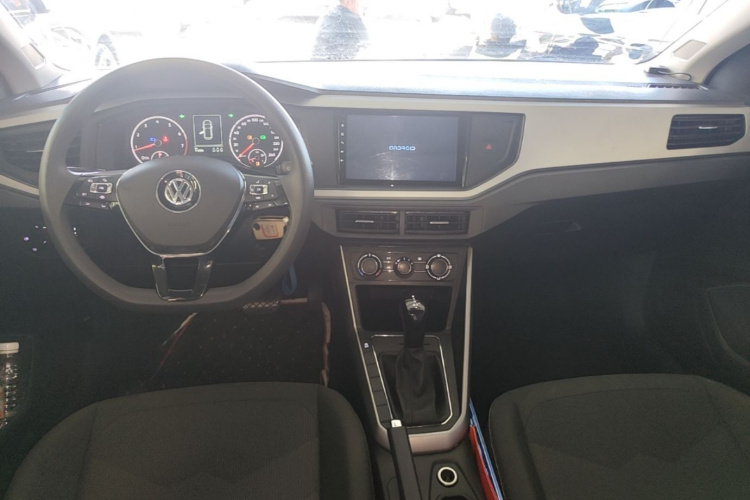 Volkswagen Polo 2020 car image #10