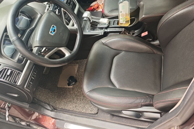 GEELY Emgrand 2015 car image #16