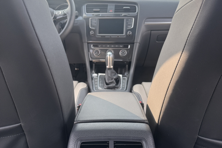 Volkswagen Golf 2017 imagen de coche #14