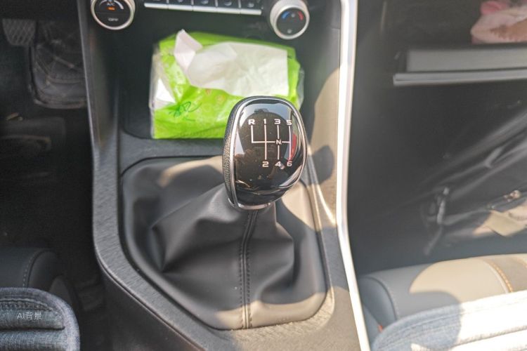GEELY Coolray 2024 #16 GEELY Coolray 2024 car image #16