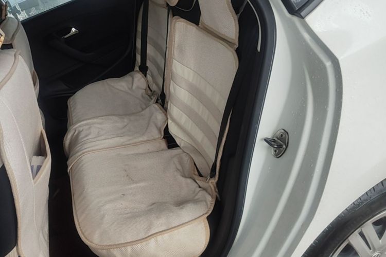 Volkswagen Polo 2017 car image #14