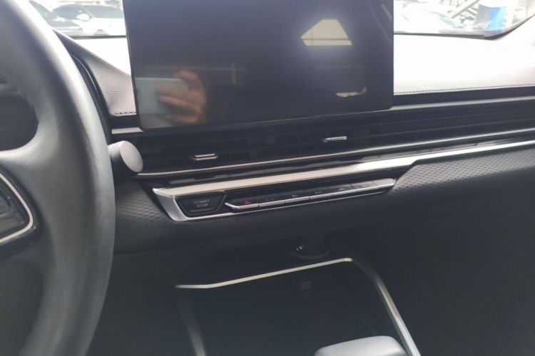 GEELY Emgrand 2023 car image #13