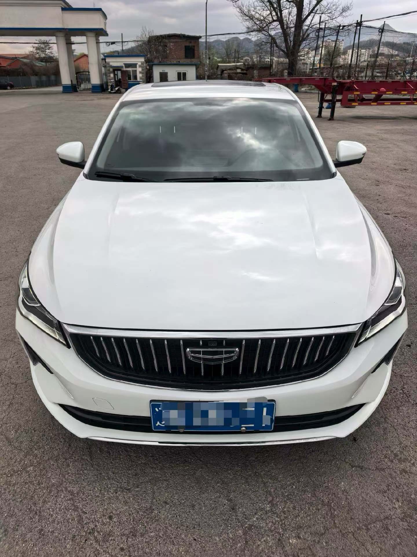 GEELY Emgrand 2023 car image #2