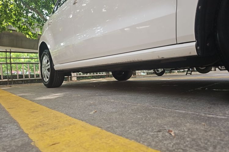 Volkswagen Polo 2017 car image #26