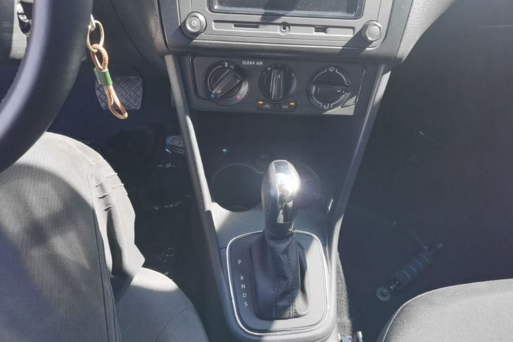 Volkswagen Polo 2019 car image #14