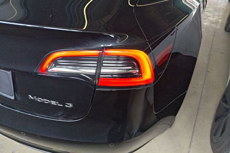 Tesla Model 3 2022 car image #8