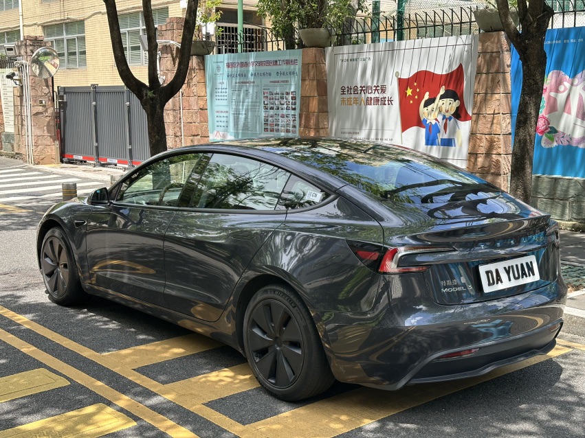 Tesla Model 3 2024 car image #7