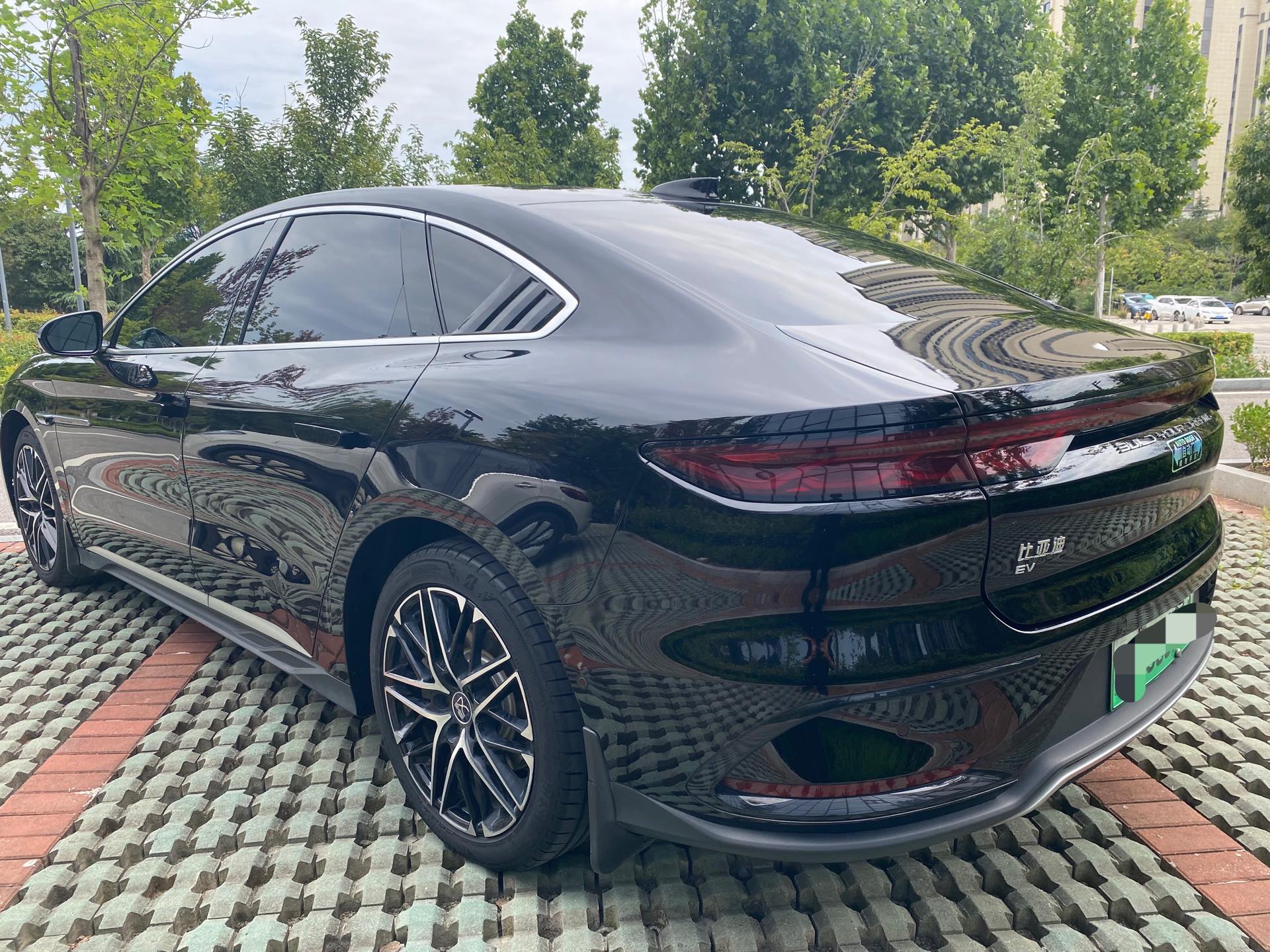 BYD Han 2025 image de voiture #5