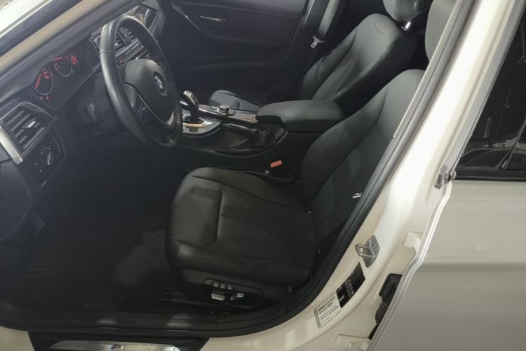 BMW 3 Series 2017 #15 BMW 3 Series 2017 car image #15