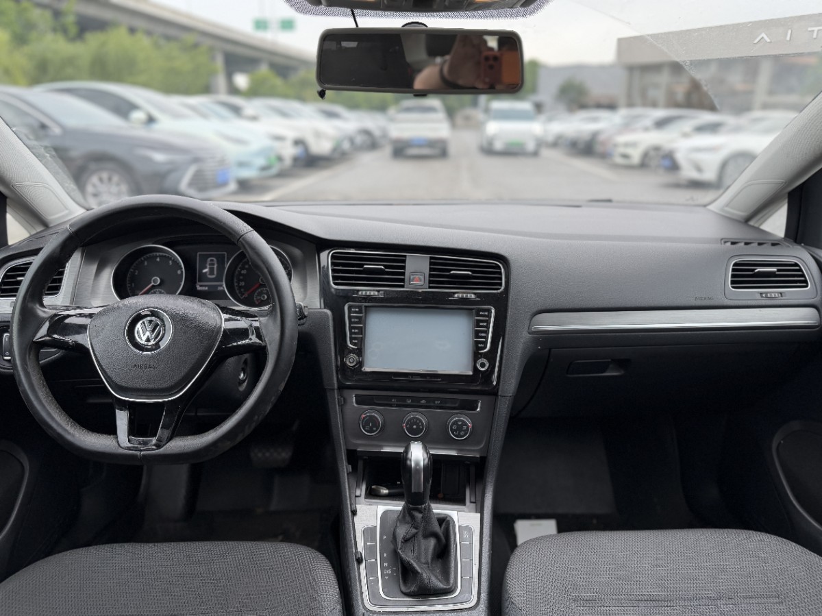 Volkswagen Golf 2014 car image #5