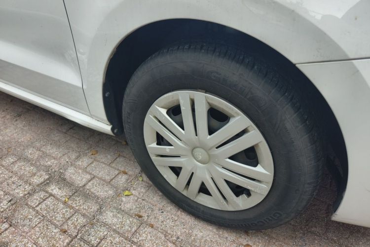 Volkswagen Polo 2018 car image #9