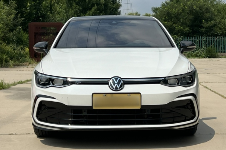 Volkswagen Golf 2022 car image #5