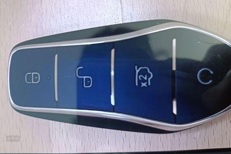 BYD Han 2023 car image #10