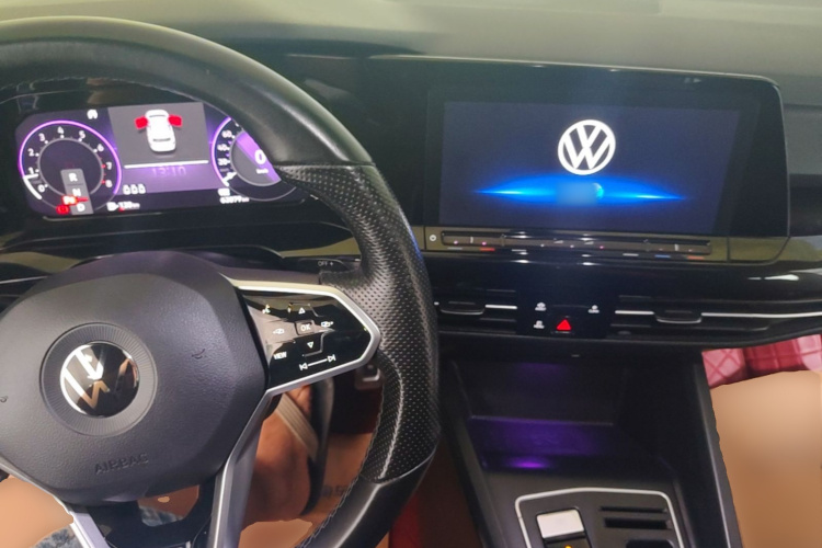 Volkswagen Golf 2021 car image #10