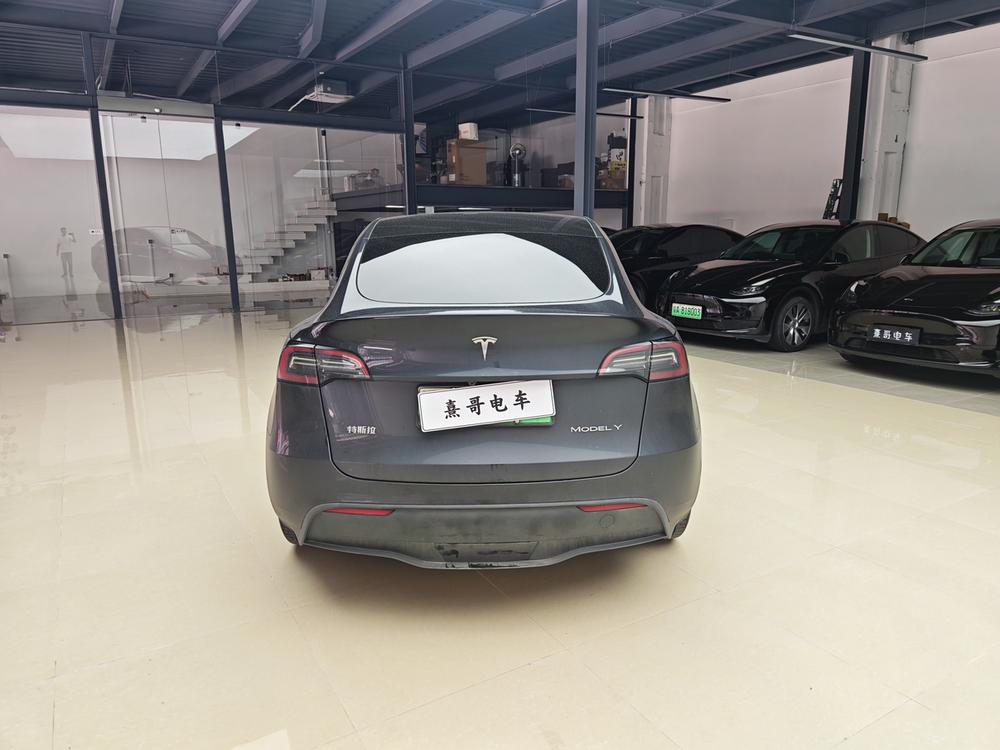 Tesla Model Y 2024 car image #5