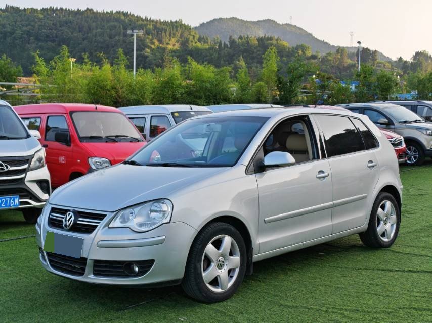 Volkswagen Polo 2010 car image 