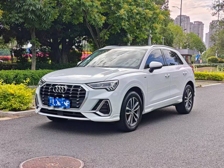 Audi Q3 2021 Audi Q3 2021 immagine di auto