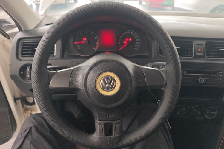 Volkswagen Santana 2017 car image #11