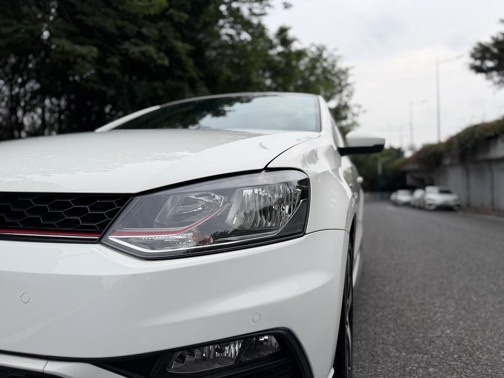 Volkswagen Polo 2016 car image #5