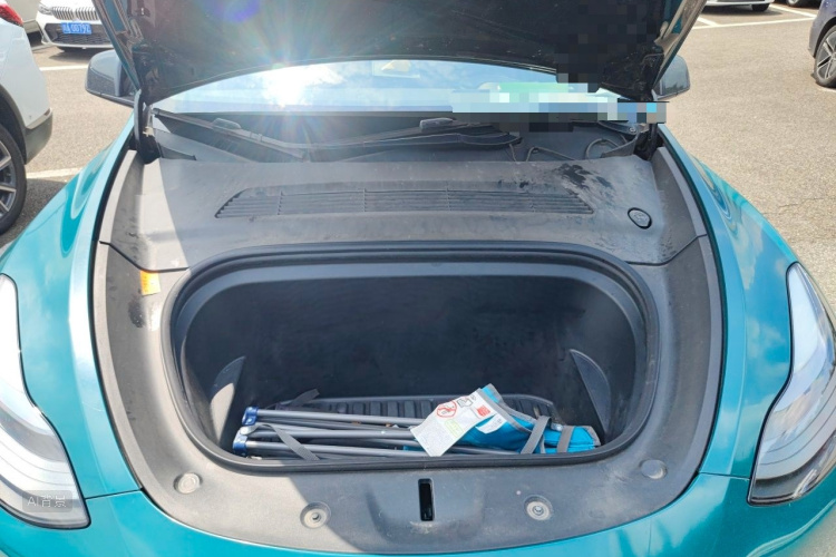 Tesla Model Y 2021 car image #22