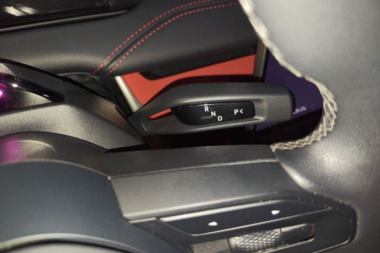 MI SU7 2024 immagine di auto #14