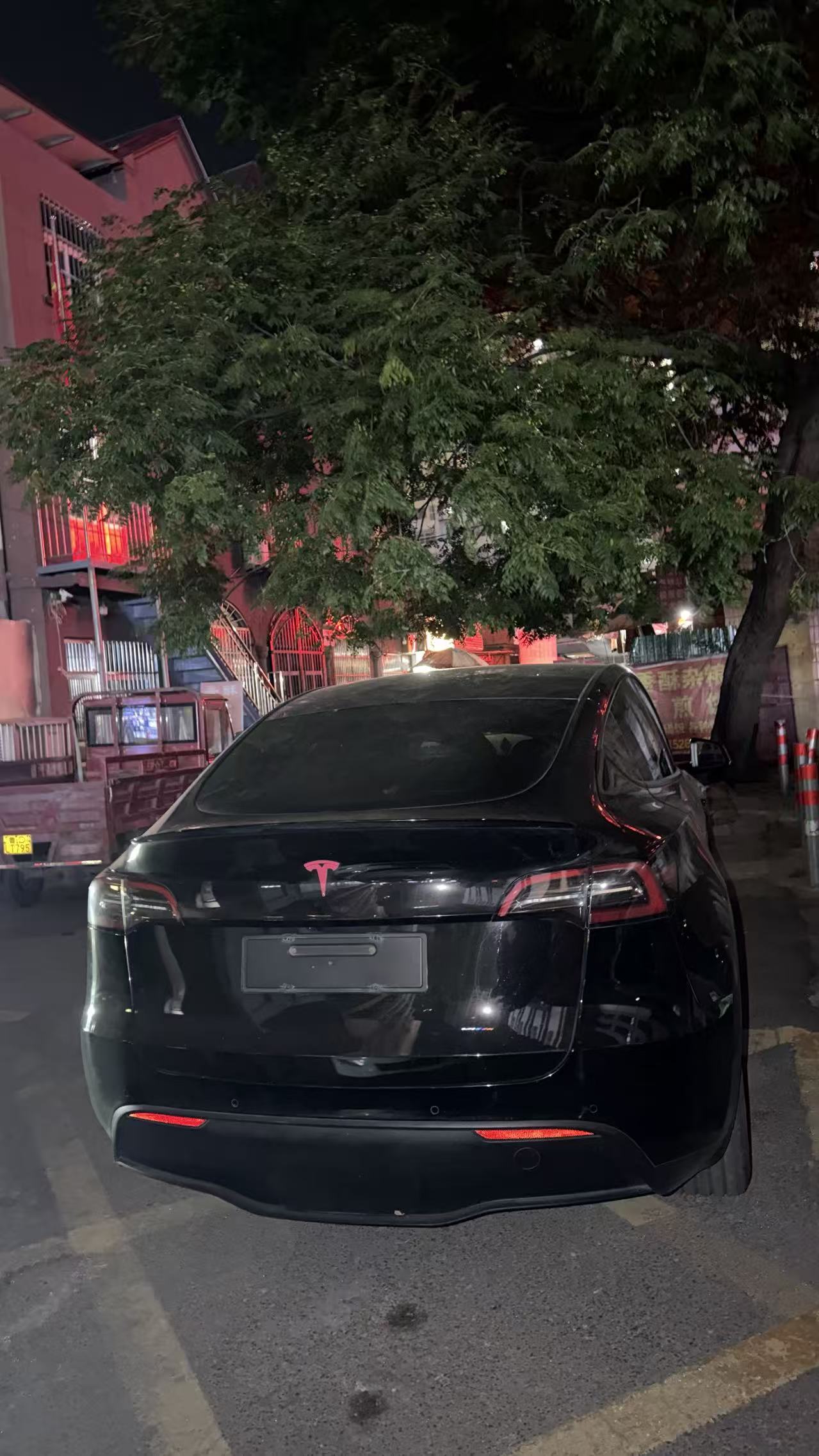Tesla Model Y 2021 #8 Tesla Model Y 2021 car image #8